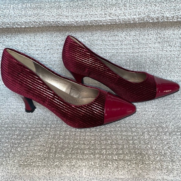 NWOB Bellini Zesty Pump Maroon Red Velvet Metallic Thin Stripe Pointed Toe Pumps - Picture 8 of 9